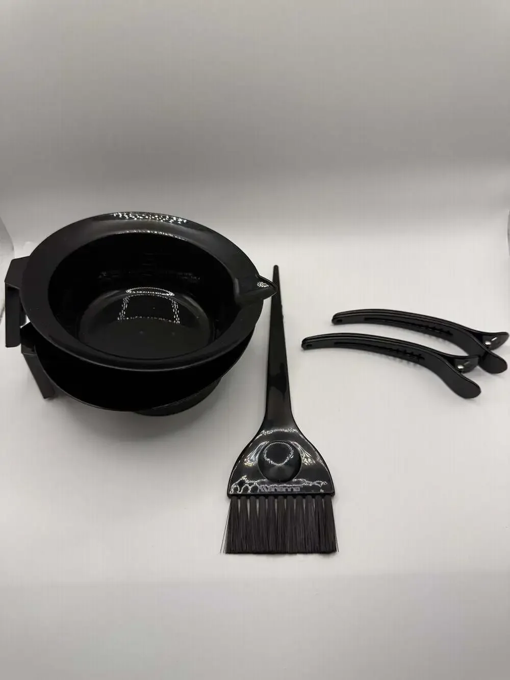 Marianna Hair Color Mixing Set with Bowls, Tint Brushes, and Sectioning Clips
